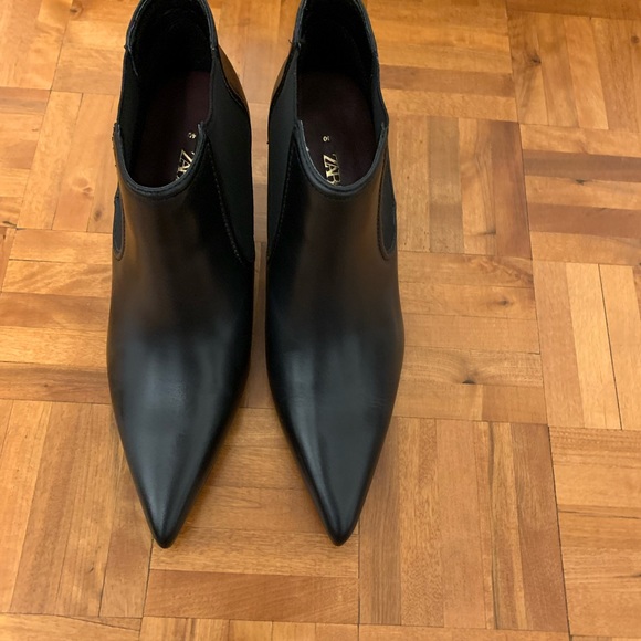 Zara Shoes - Zara heeled bootie never worn